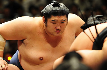 Konyol, Begini Jadinya Kalau Pegulat Sumo Malah Lomba Lari
