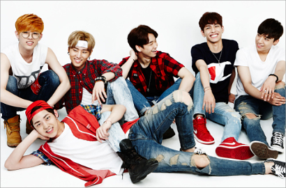 Daebak, Tiket Konser Perdana DAY6 Terjual Habis dalam 5 Menit