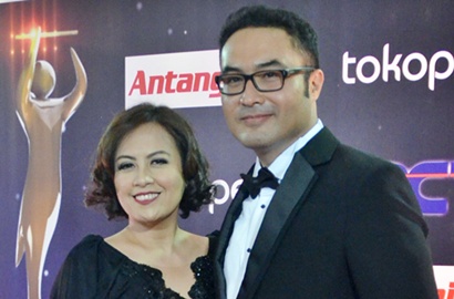 Surya Saputra Pakai 'Rok' di Jakarta Fashion Week 2016