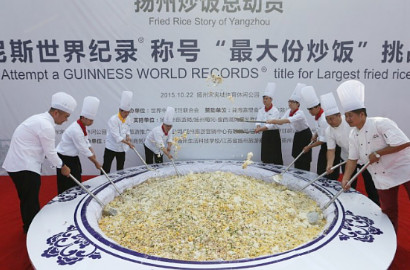 Jadi Pakan Babi, Rekor Nasi Goreng 4,2 Ton Tiongkok Dicabut Guinness World