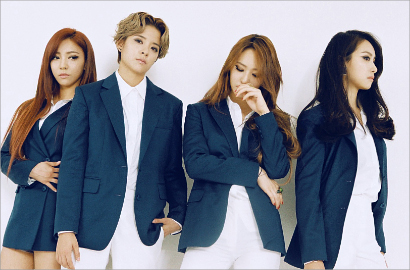 Victoria cs Tersesat dan Tenggelam di Alam Bawah Sadar di MV '4 Walls' f(x)