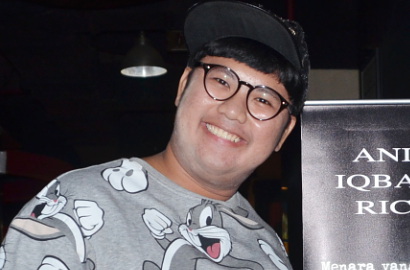 Masih Absen 'GGS Returns', Ricky Cuaca Ngehost di 'Karaoke Star' Trans TV