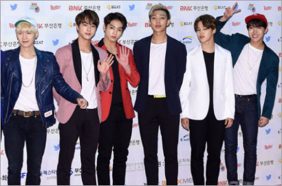 Bikin Geram, Sasaeng Fans Ini Nempel Terus ke Punggung Member BTS