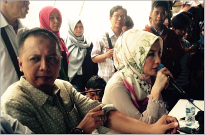Diisukan Selingkuh dengan Anggota TNI, Arzeti Bilbina Gelar Jumpa Pers