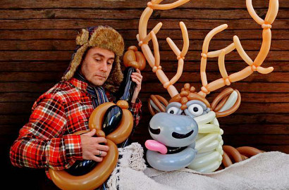 Seniman Balon Buat Kembali Hewan di 'Jurrasic World' dan 'Frozen'