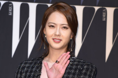 Tampil Sendu di Poster Karakter 'Joseon Magician', Go Ara Tetap Cantik