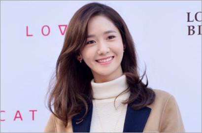 Tampil Dewasa, Yoona SNSD Berani Pamer S-Line dan Elegan di Majalah