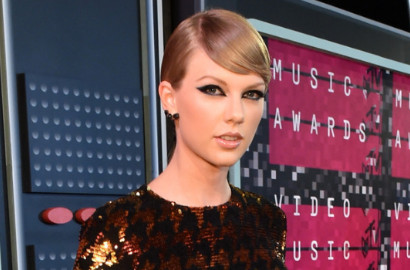 Taylor Swift Tuntut Balik Penyiar Radio yang Remas Pantatnya