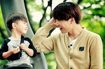 Terlanjur Akrab, Teo Tak Mau Ditinggal Kai EXO di 'Oh My Baby'