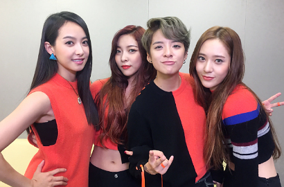 Comeback Stage, f(x) Pamer Koreo Keren Bareng Dancer Bermata Tertutup