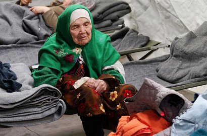 Nenek Berusia 105 Tahun Jalan Kaki Ngungsi dari Afghanistan ke Kroasia