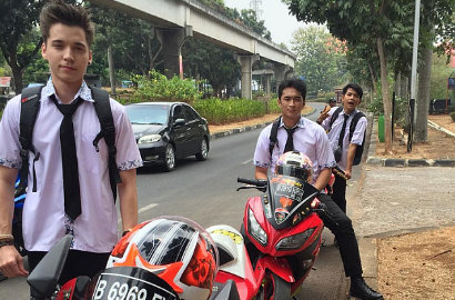 Steven William Pakai Vespa di 'Anak Jalanan', Motor Balap Boy Kemana?