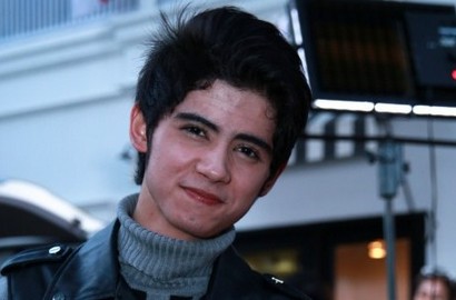 Patah Hati Diselingkuhi Pacar, Aliando Nyanyikan Lagu Ini