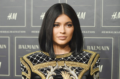 Ramaikan Halloween, Kylie Jenner Dandan Jadi Warrior Super Seksi
