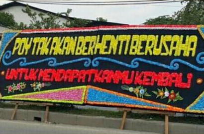 Heboh Seorang Pria Ogah Dicerai Kirim Karangan Bunga ke Pengadilan Agama