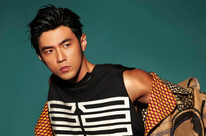 Bikin Leleh, Intip Foto Jay Chou Pamer Otot Perut Six Pack