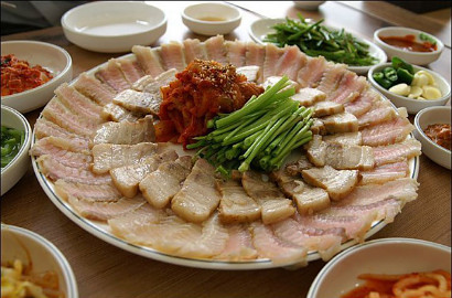 Mulai dari Cumi Mentah Hingga Sup Darah, Ini 9 Makanan Ekstrim di Korea
