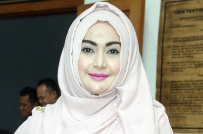 Eddies Adelia Kesal Indra Bruggman Tak Akui Pernikahan dengan Soraya