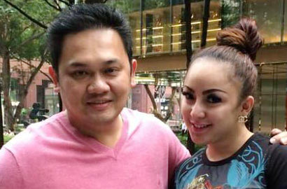 Dituding Rekayasa Pernikahan, Regina Dituntut Farhat Rp 10 M