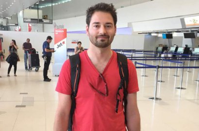 Harus Jadi Pendamping Pengantin, Bule Ini Frustasi Bandara Ngurah Rai Ditutup