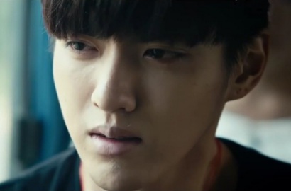 Kris Eks EXO Tampil Sendu di Trailer 'Summer Tears in Paradise'