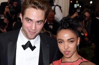 Diterpa Isu Putus, Robert Pattinson Mesra Bareng Pacar di MOBO Awards