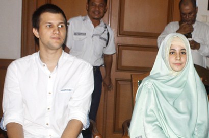 Pihak Risty Tagor Tuduh Stuart Collin Lakukan 'Konspirasi' untuk Ulur Sidang
