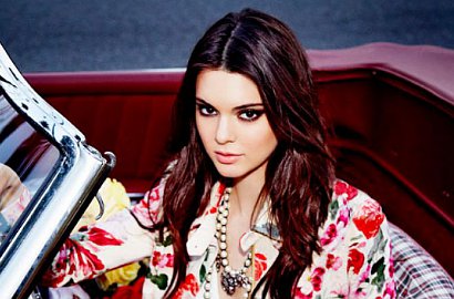 Kendall Jenner Bikin Heboh Fans Gara-Gara Pamer Puting Payudara