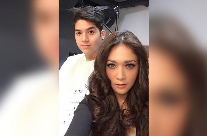 Al Ghazali dan Maia Estianty Bisik-Bisik Soal Isu Mulan Hamil Lagi