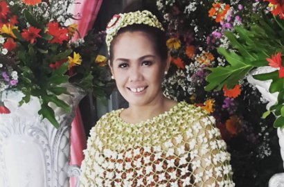 Jelang Dinikahi Rezky Aditya KW, Ely Sugigi Tampil Cantik di Acara Siraman