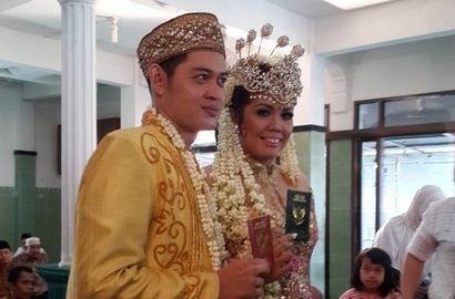 Ely Sugigi Nikah, Netter Sibuk Prediksi Usia Pernikahannya