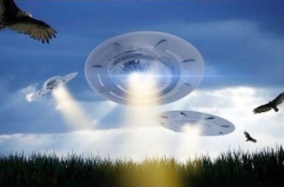 Cahaya Misterius Melintas di Langit Gegerkan Warga Los Angeles, UFO?