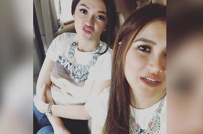 Gaul Bareng Ayu Ting Ting dan Julia Perez, Perut Zaskia Gotik Bikin Salah Fokus