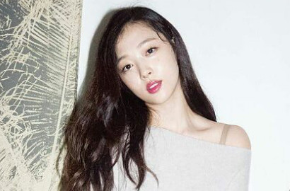 Bikin Heboh, Sulli Pamer Video Pinggang Intip-Intip dan Follow Instagram Choiza