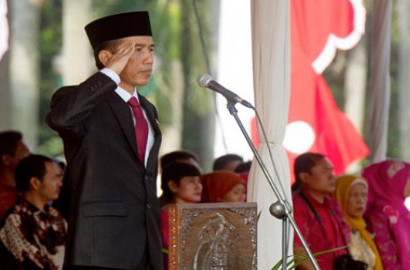 Pimpin Upacara Hari Pahlawan di Surabaya, Jokowi Serukan Perang Lawan Korupsi