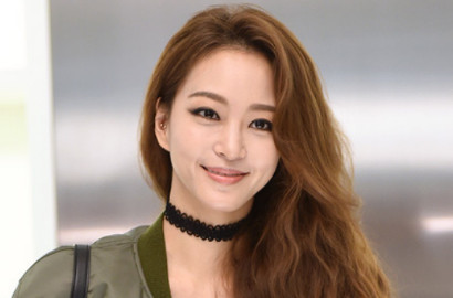 Han Ye Seul Pamer Gaya Rambut Baru untuk Drama 'Madam Antoine'
