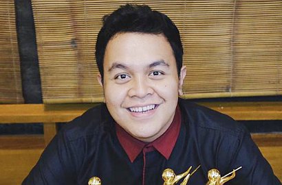 Lewat Konser 'Merdu Untukmu', Tulus Bawakan 'Sepatu' Versi Jepang