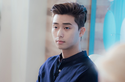 Penuhi Janji Rating 'She Was Pretty', Park Seo Joon Foto Bareng Fans di Majalah