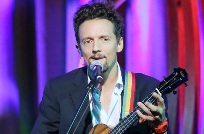 Tampil di Pesta Pernikahan di Jakarta, Jason Mraz Kejutkan Fans Nyanyi 'Lucky'