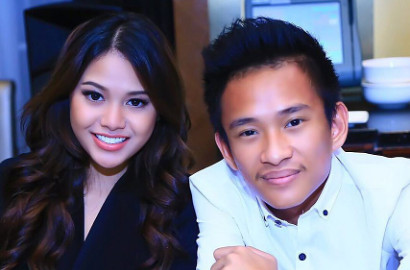 Aurel Dilamar Anak Gubernur Sulawesi Tenggara dengan Cincin Berlian?
