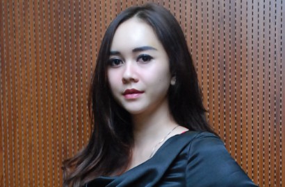 Cantiknya Aura Kasih Saat Berhijab Bikin Netter Langsung Pangling