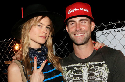Absen Tonton Istri di Runway Victoria's Secret, Ini Kejutan Manis Adam Levine
