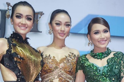 Ayu, Jupe dan Zaskia Kompak Pakai Jeans Robek, Netter: Preman Cantik Sangar
