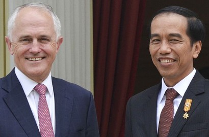 Blusukan ke Tanah Abang, PM Australia dan Jokowi Kompak Copot Jas