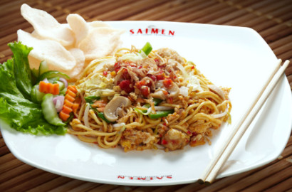 Wow, Turis Tiongkok Habiskan 1,6 Kg Mie dalam 31 Menit di Thailand