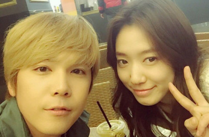 Tampil Mellow, Hongki F.T. Island Dipeluk Park Shin Hye di Teaser Foto 'Insensible'