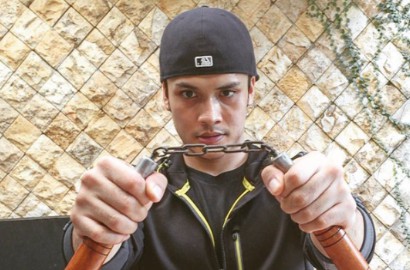 Keren, Randy Pangalila Pamer Atraksi untuk 'Jagoan Wushu'