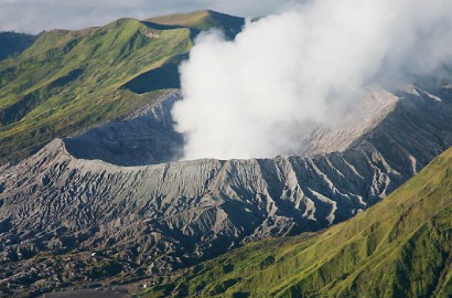 Status Gunung Bromo Naik, Wisatawan Dilarang Dekati Kawah