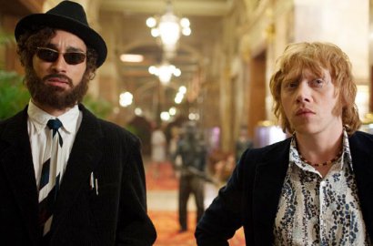Sukses Perankan 'Ronald Weasley', Rupert Grint Bintangi Film 'Moonwalkers'