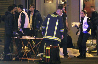 Bikin Tersentuh, Pria Ini Beri Dukungan untuk Islam Pasca Teror Paris
